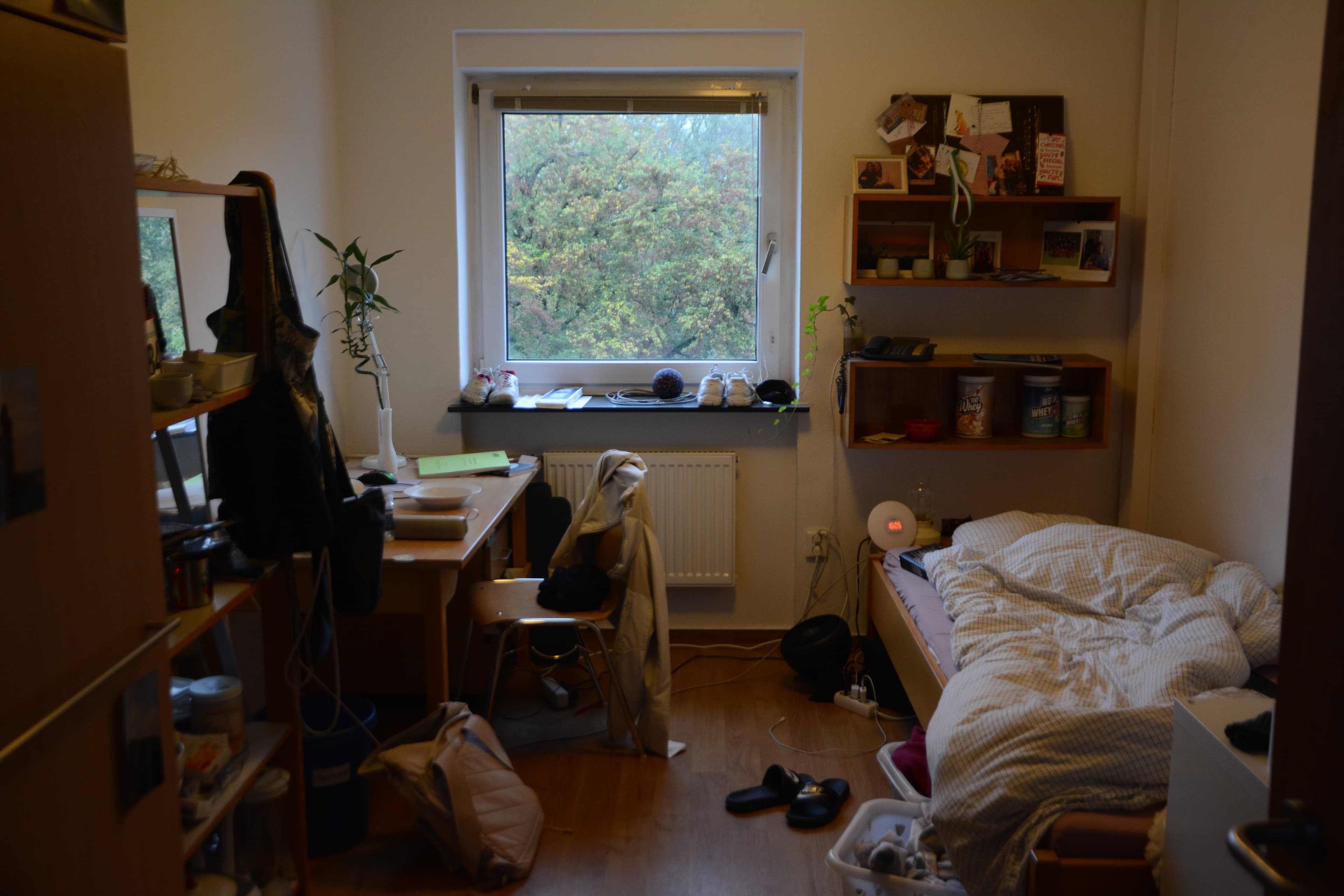 Ein eingerichtetes 12qm Zimmer